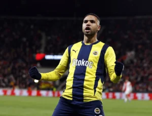 Youssef En-Nesyri’nin Geleceği Belirsiz: Fenerbahçe Yönetimi ve Mourinho Kararsız