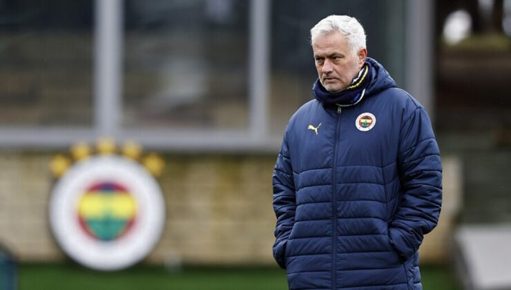 Fenerbahçe’de Üçlü Savunma Dönemi: Mourinho’nun Sistemi Oturdu