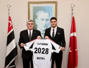 Beşiktaş’ta Genç Yıldız Mustafa Erhan Hekimoğlu’nun Sözleşmesi Uzatıldı