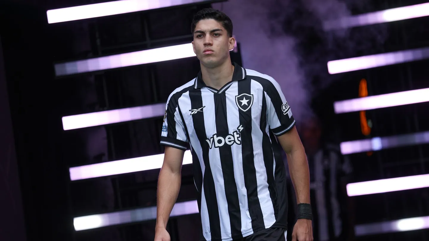 Nottingham Forest, Brezilyalı Savunmacı Jair Cunha’yı Transfer Etti